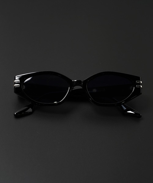 GLARE（グレア）の「【GLARE】サイドライン サングラス / Sideline Sunglasses（サングラス・レディース・ブラック・ONE SIZE）」の2枚目の写真