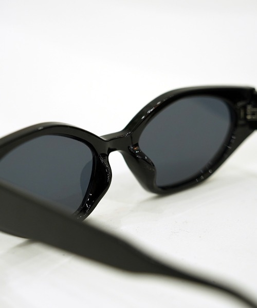 GLARE（グレア）の「【GLARE】サイドライン サングラス / Sideline Sunglasses（サングラス・レディース・ブラック・ONE SIZE）」の8枚目の写真
