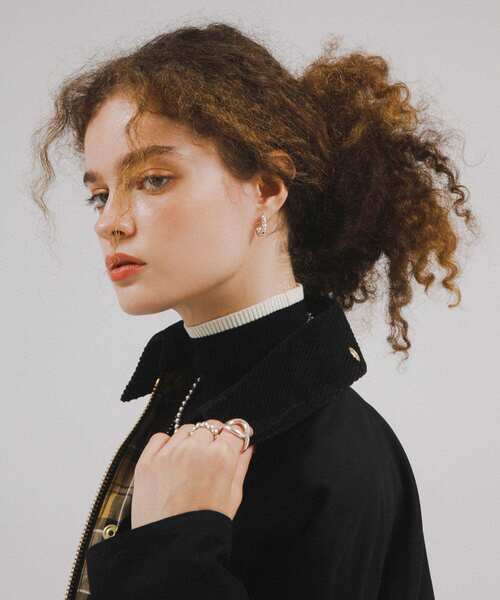 Barbour（バブアー）の「『別注』Barbour / URBAN RESEARCH　TRANSPORT（その他アウター・レディース・ブラック/カーキ・FREE）」の4枚目の写真