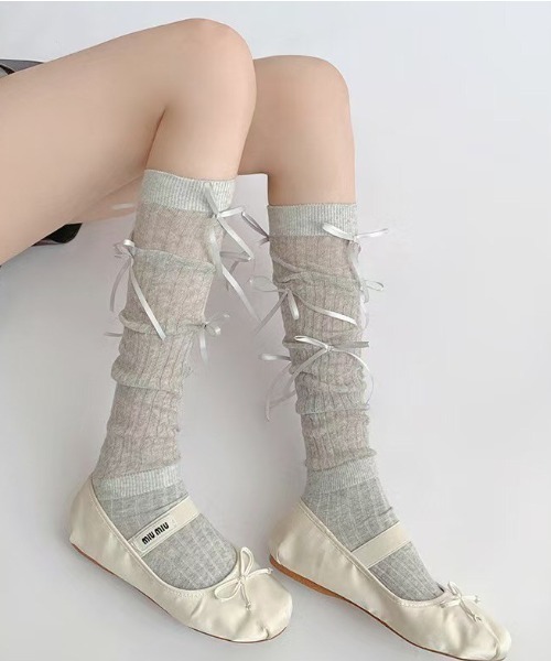 CALIFORNIA OUTFITTERS(カリフォルニア アウトフィッターズ)の「3-8E22 ガーリーリボン シアーハイソックス(ソックス/靴下・レディース・ブラック/ホワイト×ブラック/グレー/グレー系/ベージュ・ONESIZE)」の3枚目の写真