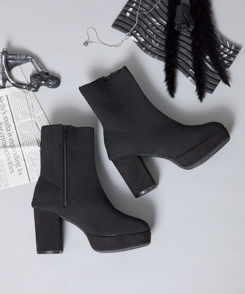 Mavie..7(メヴィセットゥ)の「【Mavie..7】ショートブーツ(ブーツ・レディース・ブラック系/ブラック・SMALL/MEDIUM/LARGE)」の2枚目の写真