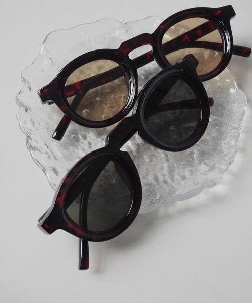 Port（ポート）の「【 antique andico / アンティーク アンディコ 】 レトロ 太フレーム カラーレンズ サングラス_（サングラス・レディース・ブラウン/グリーン・FREE）」の3枚目の写真