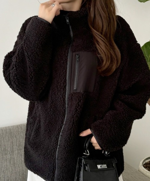 TREOVER(トレオーバー)の「ゆったりシルエットポケット付ボアショートジャケット(ブルゾン・レディース・モカ/ブラック/オフホワイト/カーキ・FREE)」の11枚目の写真