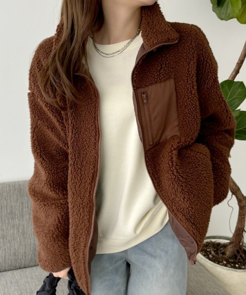 TREOVER(トレオーバー)の「ゆったりシルエットポケット付ボアショートジャケット(ブルゾン・レディース・モカ/ブラック/オフホワイト/カーキ・FREE)」の17枚目の写真