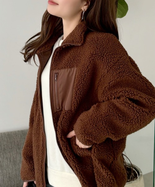 TREOVER(トレオーバー)の「ゆったりシルエットポケット付ボアショートジャケット(ブルゾン・レディース・モカ/ブラック/オフホワイト/カーキ・FREE)」の18枚目の写真