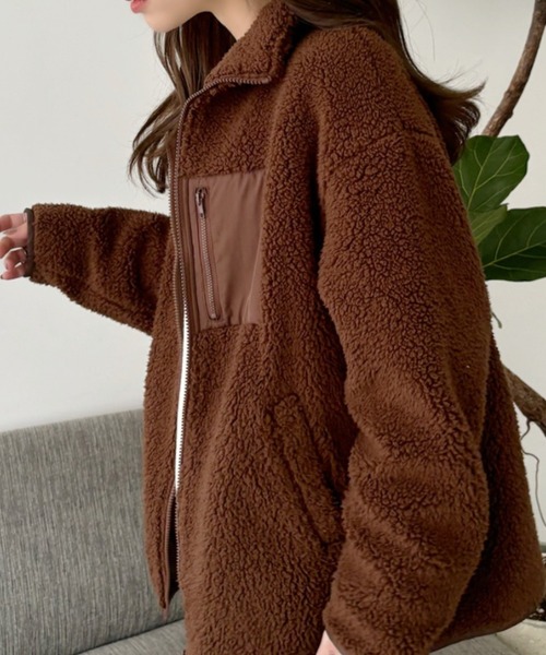 TREOVER(トレオーバー)の「ゆったりシルエットポケット付ボアショートジャケット(ブルゾン・レディース・モカ/ブラック/オフホワイト/カーキ・FREE)」の19枚目の写真