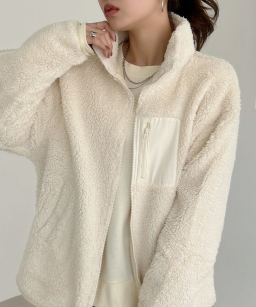 TREOVER(トレオーバー)の「ゆったりシルエットポケット付ボアショートジャケット(ブルゾン・レディース・モカ/ブラック/オフホワイト/カーキ・FREE)」の6枚目の写真