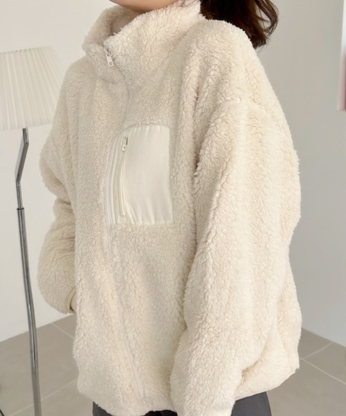 TREOVER(トレオーバー)の「ゆったりシルエットポケット付ボアショートジャケット(ブルゾン・レディース・モカ/ブラック/オフホワイト/カーキ・FREE)」の7枚目の写真