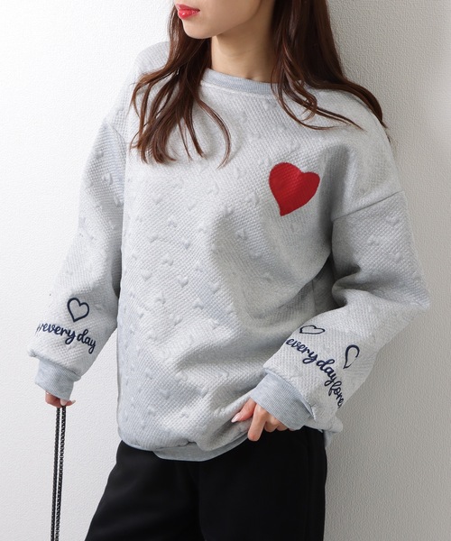 Lace Ladies(レースレディース)の「配色 ぽこぽこ ハート柄 長袖 プルオーバー(スウェット・レディース・アイボリー/ブラック/グレー・M/XL)」の2枚目の写真