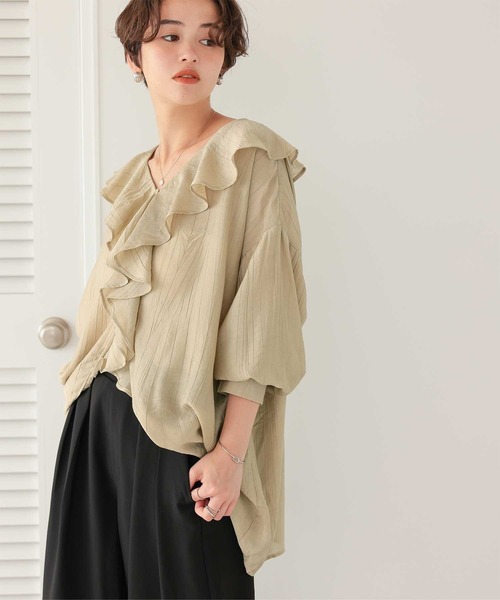 titivate（ティティベイト）の「フリルカラーオーバーブラウス（シャツ/ブラウス・レディース・ブラック/アイボリー/ライトベージュ/ブルー・M/S/L）」の12枚目の写真