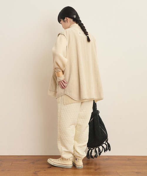 AMBIDEX（アンビデックス）の「片畦 ハイネックプルオーバー（ニット/セーター・レディース・ピンク/アイボリー/ネイビー/グリーン/レッド・FREE）」の22枚目の写真