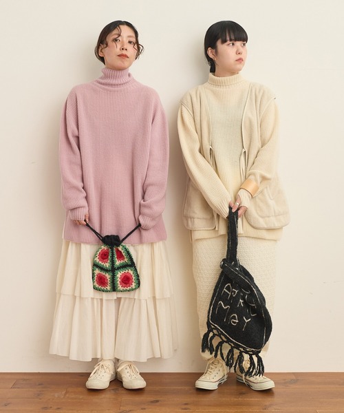 AMBIDEX（アンビデックス）の「片畦 ハイネックプルオーバー（ニット/セーター・レディース・ピンク/アイボリー/ネイビー/グリーン/レッド・FREE）」の14枚目の写真