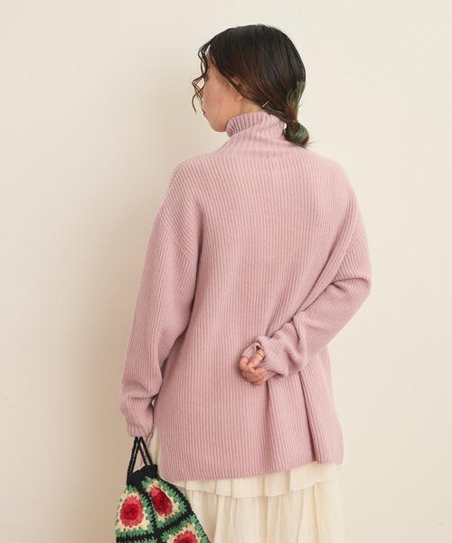 AMBIDEX（アンビデックス）の「片畦 ハイネックプルオーバー（ニット/セーター・レディース・ピンク/アイボリー/ネイビー/グリーン/レッド・FREE）」の8枚目の写真