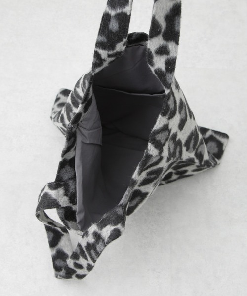 NANO universe（ナノユニバース）の「シャギーレオパードトートバッグ（トートバッグ・レディース・ベージュ/グレー/キャメル・FREE）」の4枚目の写真