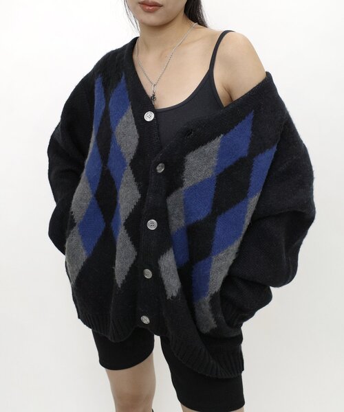 WHO'S WHO gallery（フーズフーギャラリー）の「【UNISEX/ユニセックス】アーガイルモヘアライクカーディガン（カーディガン/ボレロ・レディース・グリーン/キャメル/ブラック・MEDIUM/LARGE）」の4枚目の写真