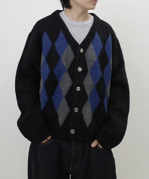 WHO'S WHO gallery（フーズフーギャラリー）の「【UNISEX/ユニセックス】アーガイルモヘアライクカーディガン（カーディガン/ボレロ・レディース・グリーン/キャメル/ブラック・MEDIUM/LARGE）」の8枚目の写真