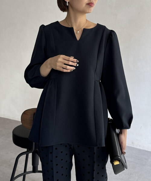 Chez toi（シェトワ）の「【セレモニー対応可】ペプラムブラウス（シャツ/ブラウス・レディース・ブラック/ネイビー/オフホワイト・FREE）」の13枚目の写真