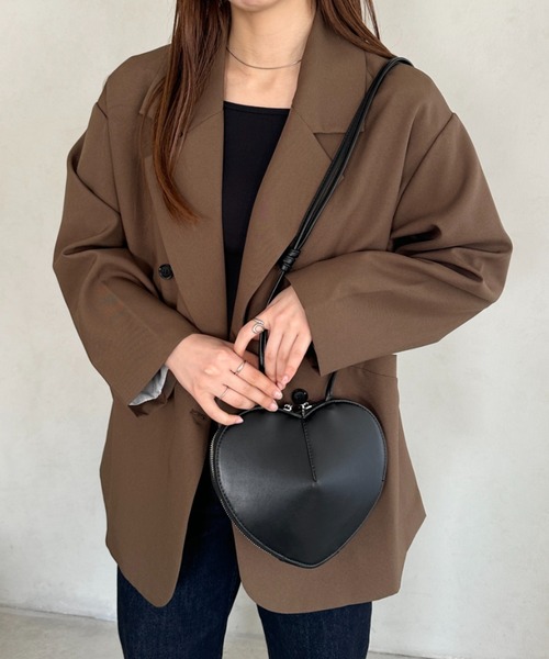 MYMOOD.(マイムード)の「【ショルダー調整可能】ハート型PUショルダーバッグ(ショルダーバッグ・レディース・アイボリー/ブラック/レッド・FREE)」の12枚目の写真
