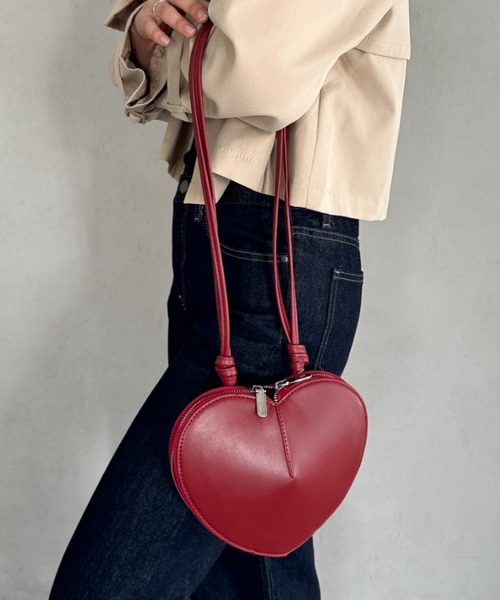 セール】【ショルダー調整可能】ハート型PUショルダーバッグ