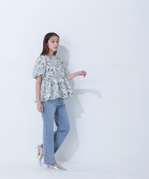 NATURAL BEAUTY BASIC（ナチュラルビューティーベーシック）の「◇【美人百花掲載】センタープレスストレートデニムパンツ（デニムパンツ・レディース・ブルー系その他2/ブルー・SMALL/MEDIUM/P/S）」の11枚目の写真