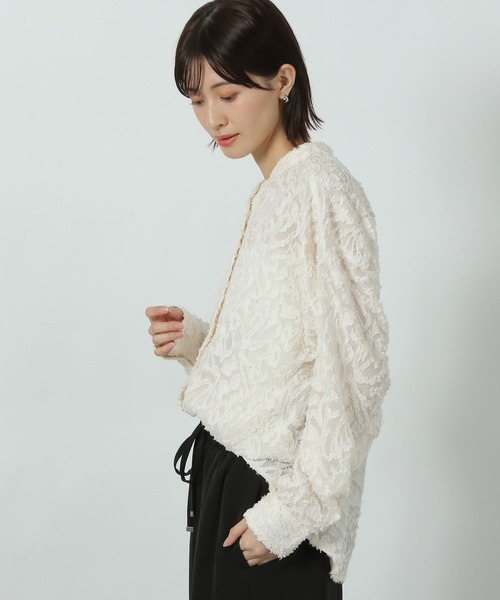 LAKOLE（ラコレ）の「【入卒式／オケージョンにも】バンドカラージャガードシャツ長袖 / 290717（シャツ/ブラウス・レディース・ブラック/アイボリー/ピンクベージュ・FREE）」の5枚目の写真