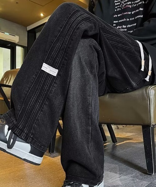 link lot(リンクロット)の「サイドライン ワンポイントヴィンテージ加工ワイドデニム(デニムパンツ・メンズ・ブラック/ブルー・L/M)」の2枚目の写真