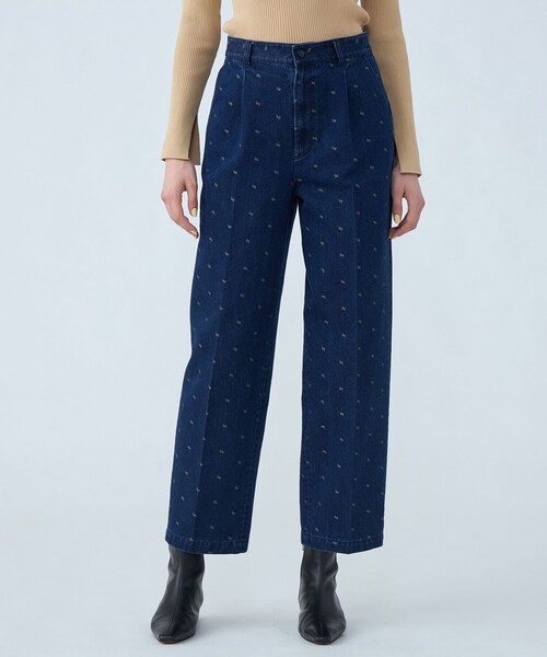 MACPHEE(マカフィー)の「デニムスパークジャカード タックストレートパンツ(デニムパンツ・レディース・ブルー・32/34/36)」の3枚目の写真