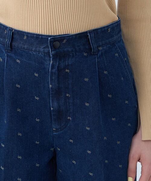 MACPHEE(マカフィー)の「デニムスパークジャカード タックストレートパンツ(デニムパンツ・レディース・ブルー・32/34/36)」の6枚目の写真