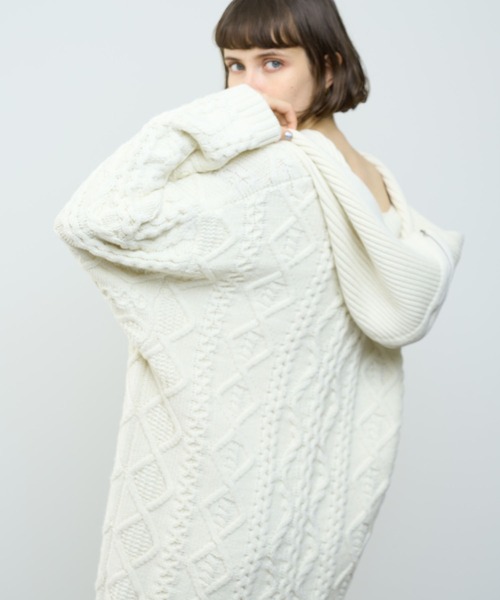 ME COUTURE（ミークチュール）の「フィッシャーマンオーバーニット（ニット/セーター・レディース・ピンク/オフホワイト/グレー・FREE）」の7枚目の写真