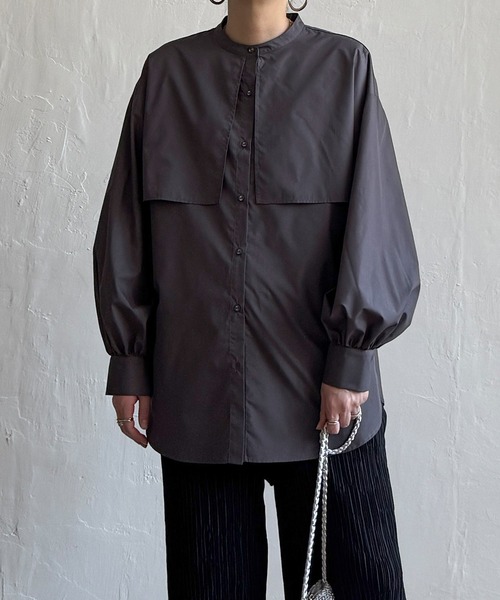 LBC（エルビーシー）の「ＴＣブロードケープブラウス（シャツ/ブラウス・レディース・チャコールグレー/ホワイト・M/L）」の2枚目の写真