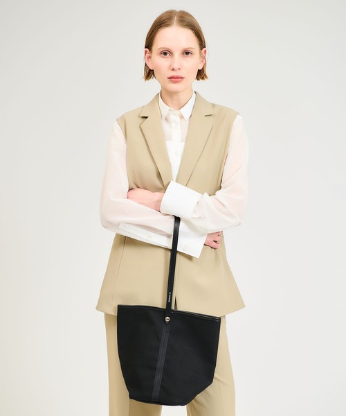 ESTNATION（エストネーション）の「LA TESORINA / セッキエロ バッグ（ショルダーバッグ・レディース・ベージュ/ブラック・FREE）」の3枚目の写真