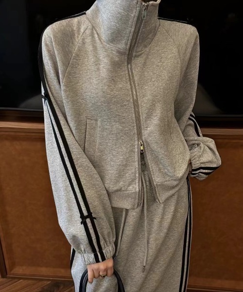 Teem Store(チームストア)の「セットアップ サイドラインリボンジャージ/サイドラインロングスカート(ジャージ・レディース・アイボリー/ブラック/グレー・M/L)」の17枚目の写真