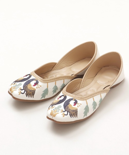 チャイハネ(チャイハネ)の「【チャイハネ】ピーコックエンブジュッティ(パンプス・レディース・グレー/ホワイト・23.5cm/24.5cm)」の1枚目の写真