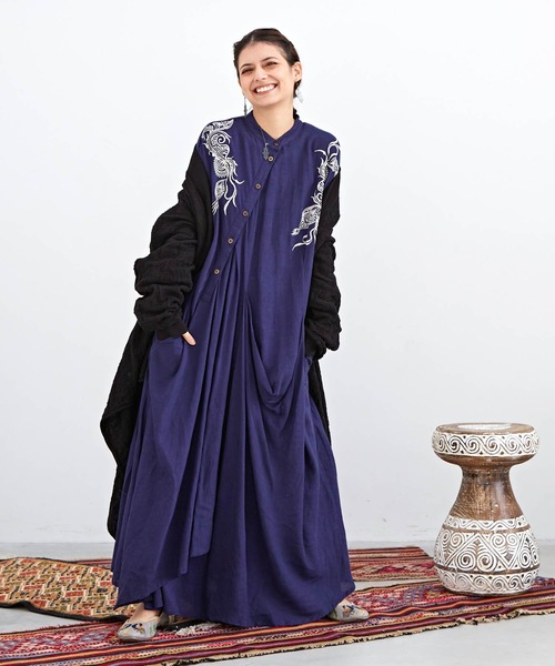 チャイハネ(チャイハネ)の「【チャイハネ】ピーコックエンブジュッティ(パンプス・レディース・グレー/ホワイト・23.5cm/24.5cm)」の7枚目の写真