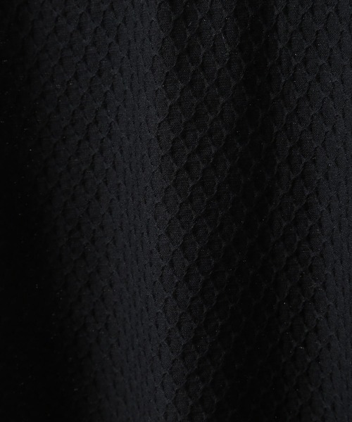 MEN'S BIGI(メンズビギ)の「シャーリングジャカードクルーネックカットソー(Tシャツ/カットソー・メンズ・ホワイト/ブラック/ブルー・01/02/03/04)」の7枚目の写真