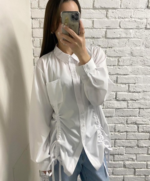 and it_（アンドイット）の「スパンブロードフロントドロストシャーリングシャツ（シャツ/ブラウス・レディース・アイボリー/ブルーグレー/スモークピンク/チャコール・M）」の2枚目の写真