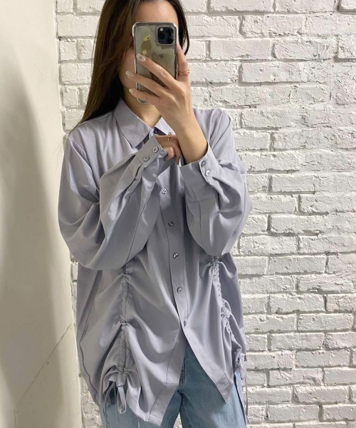 and it_（アンドイット）の「スパンブロードフロントドロストシャーリングシャツ（シャツ/ブラウス・レディース・アイボリー/ブルーグレー/スモークピンク/チャコール・M）」の3枚目の写真