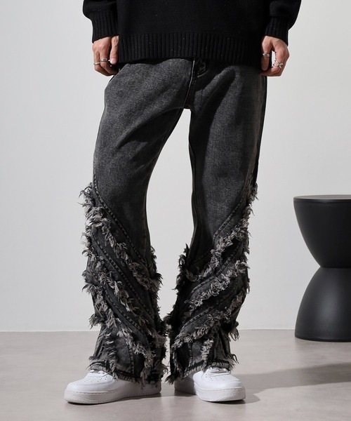 REGIEVO(レジエボ)の「Fringe flare denim pants / フリンジフレアデニムパンツ unisex(デニムパンツ・メンズ・インディゴブルー/ブラック・L/M)」の12枚目の写真
