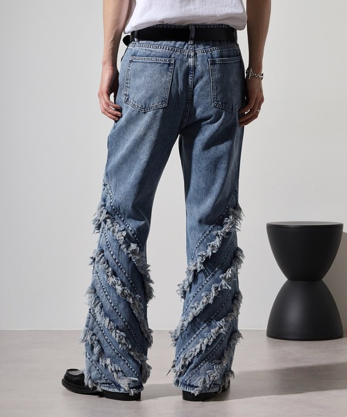 REGIEVO(レジエボ)の「Fringe flare denim pants / フリンジフレアデニムパンツ unisex(デニムパンツ・メンズ・インディゴブルー/ブラック・L/M)」の19枚目の写真