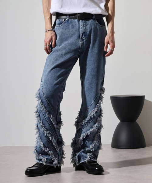REGIEVO(レジエボ)の「Fringe flare denim pants / フリンジフレアデニムパンツ unisex(デニムパンツ・メンズ・インディゴブルー/ブラック・L/M)」の16枚目の写真