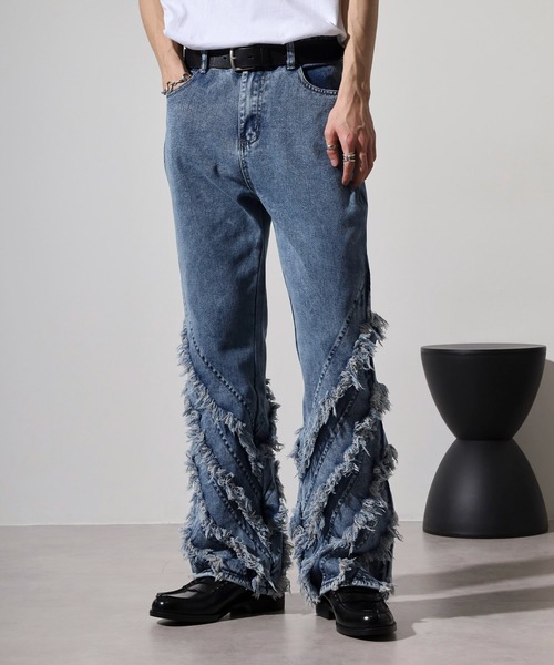 REGIEVO(レジエボ)の「Fringe flare denim pants / フリンジフレアデニムパンツ unisex(デニムパンツ・メンズ・インディゴブルー/ブラック・L/M)」の17枚目の写真