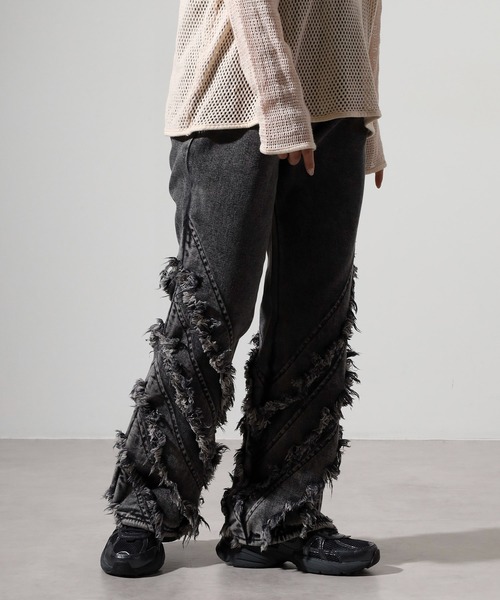 REGIEVO(レジエボ)の「Fringe flare denim pants / フリンジフレアデニムパンツ unisex(デニムパンツ・メンズ・インディゴブルー/ブラック・L/M)」の5枚目の写真
