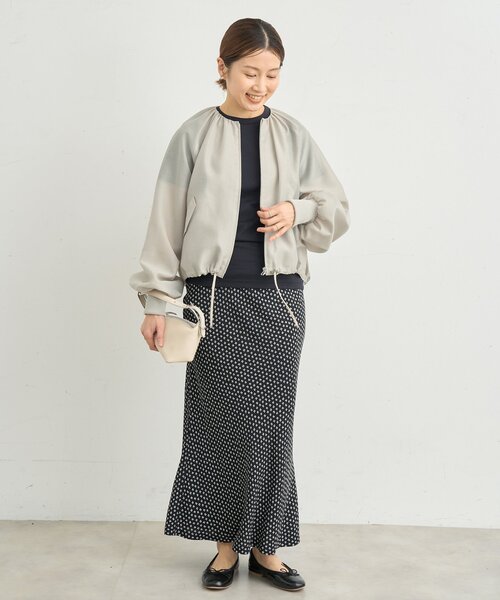 IENA（イエナ）の「シアーノーカラーブルゾン（その他アウター・レディース・ベージュ/ネイビー・FREE）」の11枚目の写真