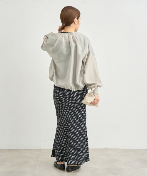 IENA（イエナ）の「シアーノーカラーブルゾン（その他アウター・レディース・ベージュ/ネイビー・FREE）」の13枚目の写真