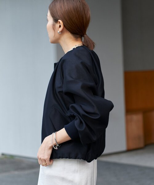 IENA（イエナ）の「シアーノーカラーブルゾン（その他アウター・レディース・ベージュ/ネイビー・FREE）」の17枚目の写真