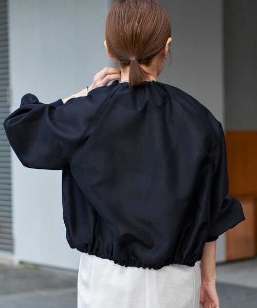 IENA（イエナ）の「シアーノーカラーブルゾン（その他アウター・レディース・ベージュ/ネイビー・FREE）」の18枚目の写真