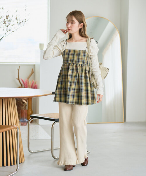 Kastane(カスタネ)の「【無地&ボーダー/前後2WAY/新色追加】オフショルテレコカットソー(Tシャツ/カットソー・レディース・ホワイト/ピンク/ブラック系その他/サックスブルー/アイボリー/チャコールグレー・FREE)」の22枚目の写真