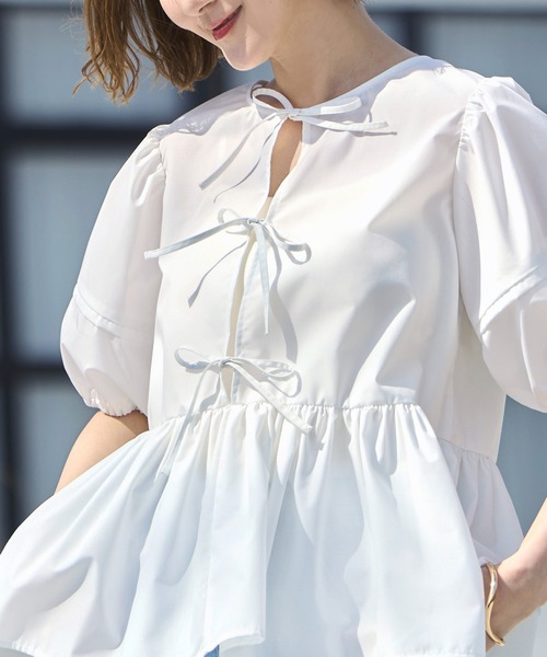 ルイルエブティック RUIRUE BOUTIQUE 【洗える】2way ダブルペプラム シャツブラウス（ボウタイ付） （ホワイト） ルイルエブティック RUIRUE BOUTIQUE 【洗える】サイドボウタイ