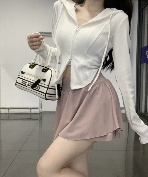 LETee(レティー)の「ショートダブルジップパーカー(パーカー・レディース・ホワイト/グレー・FREE)」の15枚目の写真