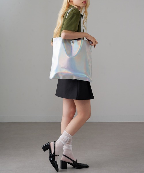 MAGASIN DE MODE Onjna(マガジンデモードオンジェナ )の「【MAGASIN DE MODE Onjna】メタリックA4フラットトート SNBD ※(トートバッグ・レディース・グレー/シルバー/ブラック/ホワイト・FREE)」の15枚目の写真